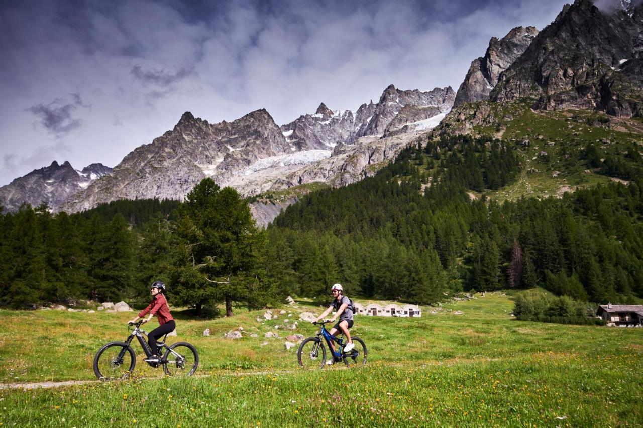 Le Massif Hotel & Lodge Courmayeur The Leading Hotels Of The World Екстер'єр фото